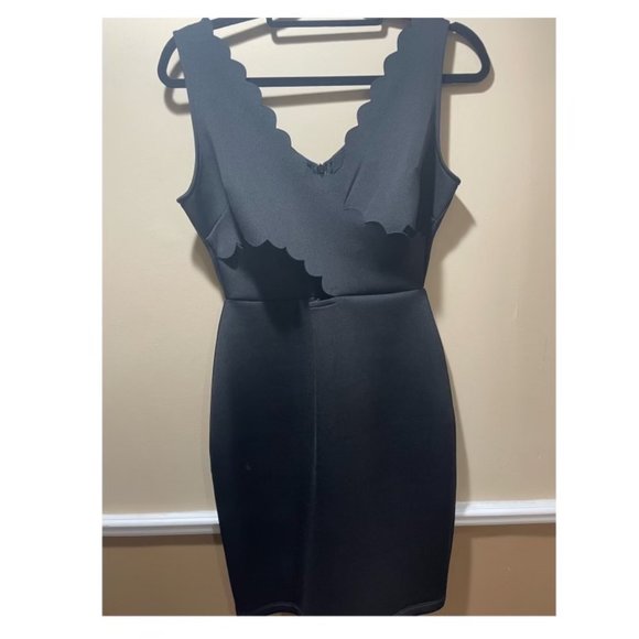 V-Neck Cut-out Black Small Aqua Dress - Picture 2 of 3